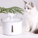 Fuente bebedero 2.5l para gato con luz y corte automático